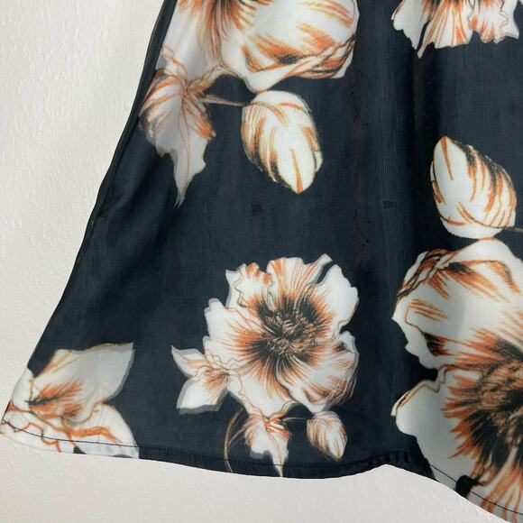 The Moon | NWT Pretty Little Thing Black Chiffon White Floral A-line Mini Skirt - Picture 3 of 8
